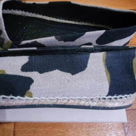 Burberry Espadrille - Picture 11 of 12